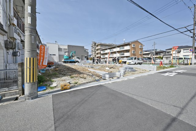 伊丹市中野北4丁目全6区画｜桜台小｜自由設計分譲地が南東角地に誕生!の外観|6号地角から撮影した現地写真です。
