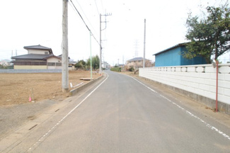 【前面道路含む現地写真】