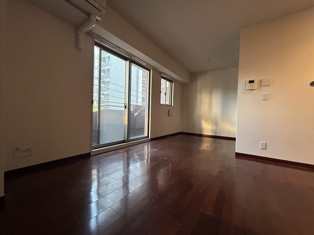 プランドール江戸堀の居間・リビング