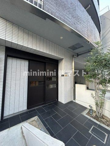 プランドール江戸堀のエントランス