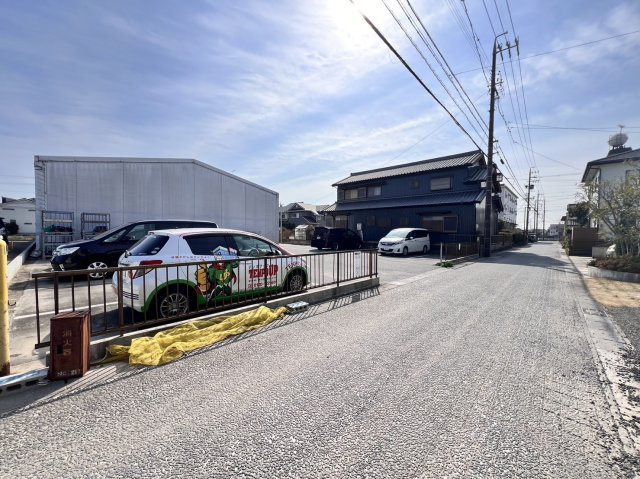 高浜港貸倉庫の駐車場