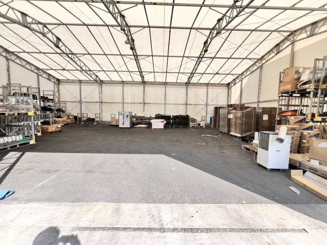 高浜港貸倉庫の駐車場