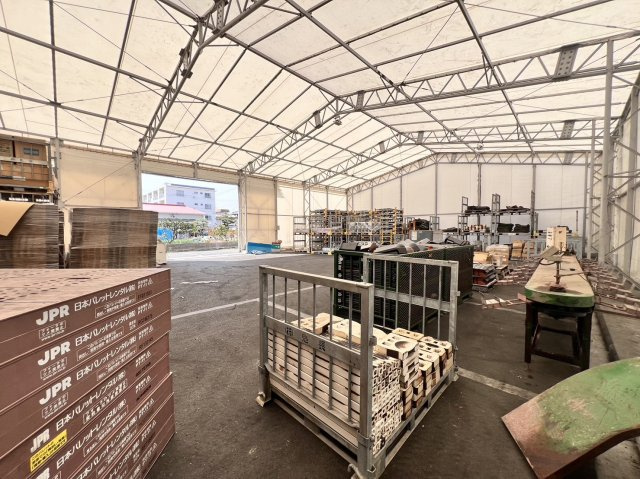 高浜港貸倉庫の内装