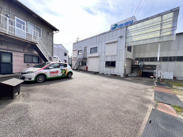 田戸町貸倉庫の駐車場