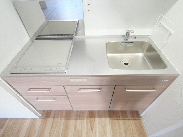 セレニテ堺筋本町プリエのキッチン