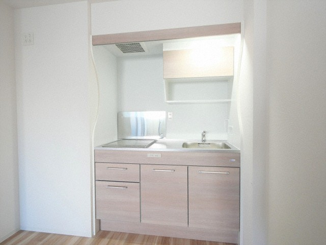 セレニテ堺筋本町プリエのキッチン