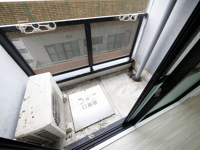 スリーデイズ新大阪のバルコニー