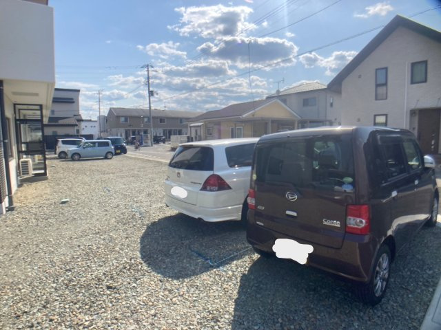 Casa　La　Eterna（カサ　ラ　エテルナ）の駐車場