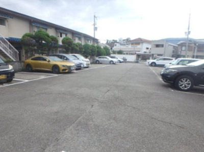 【駐車場】 | フリージアガーデン | 駐車場です