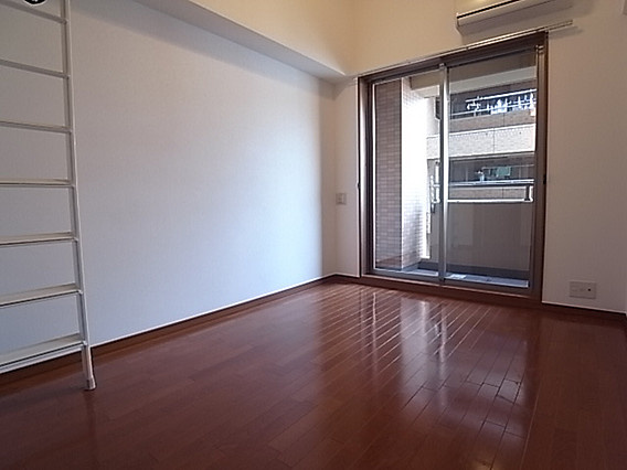 エステムコート三宮ＥＡＳＴポルトマーレの居間・リビング