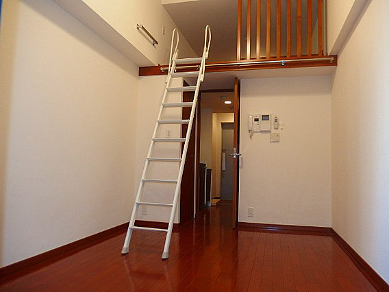 エステムコート三宮ＥＡＳＴポルトマーレの居間・リビング