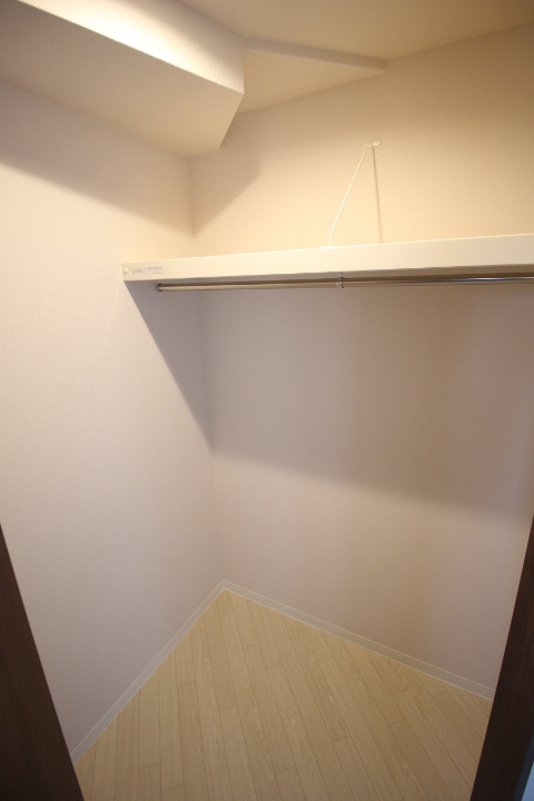 大阪市都島区都島南通１丁目の賃貸マンションの収納