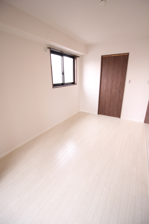 大阪市都島区都島南通１丁目の賃貸マンションの寝室