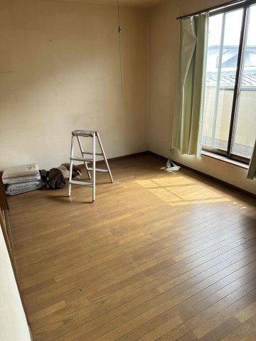 藤岡市下大塚　店舗併用住宅の洋室