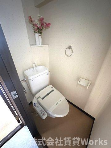 エグゼ古川のトイレ|落ち着いた色調のトイレです