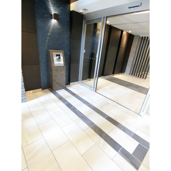 ディアレイシャス浅間町IIIのロビー