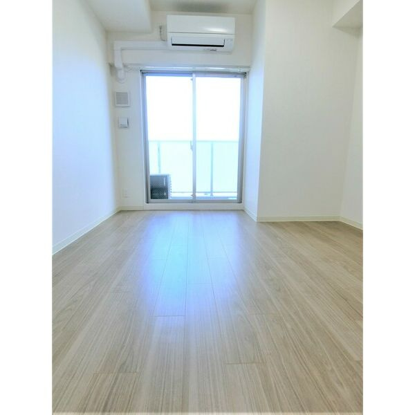 ディアレイシャス浅間町IIIの居間・リビング