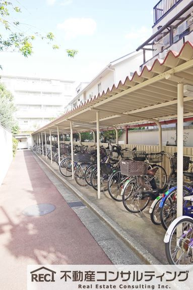 ラフィーネ本山の周辺