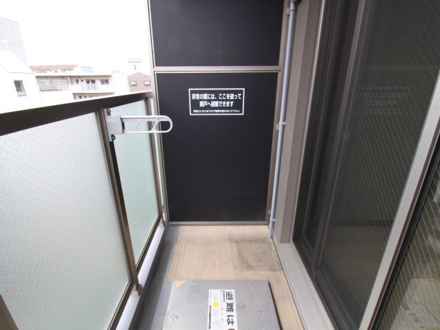 K-FRONTのバルコニー|バルコニーからの眺めを楽しみながら食事をしませんか