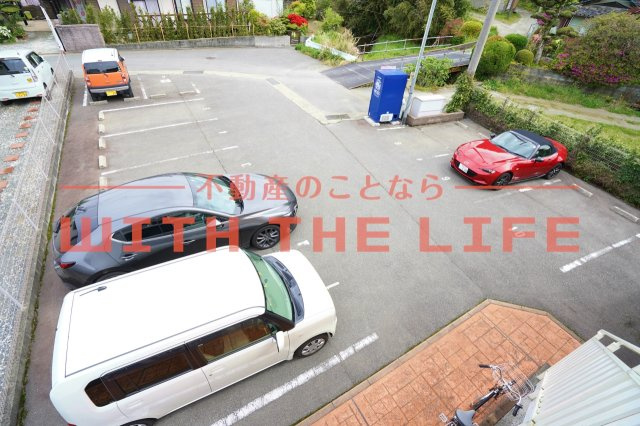 コートクレール【10，000円キャッシュバック対象物件】の駐車場|車をお持ちの方に嬉しい駐車場付きの物件です