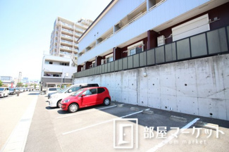 【駐車場】