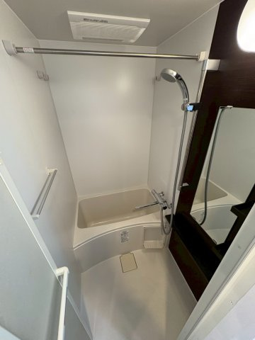 エステムコート名古屋新栄Ⅲグローリィ　名古屋市賃貸　仲介手数料無料の浴室|バス