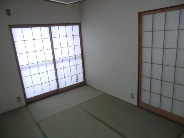 コスモコーポ昭和町の和室