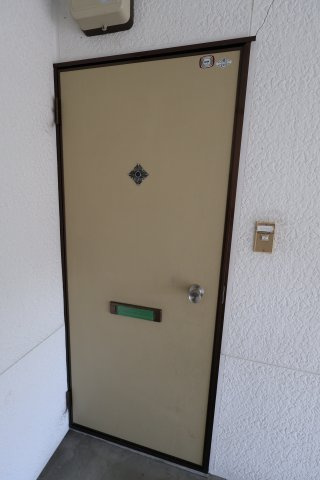 コスモコーポ昭和町の玄関