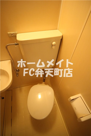 【トイレ】 | ガーデン弁天町 | 落ち着いたトイレです