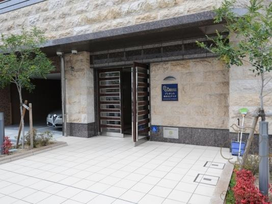 プレサンス梅田北デイズのエントランス