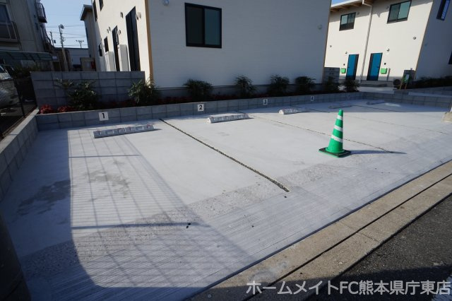 ルー・クロの駐車場