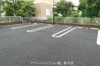【駐車場】