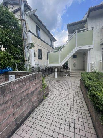 モンテサイドハイツB棟のエントランス