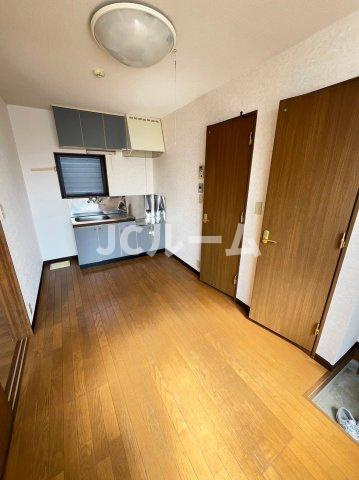 メゾンI'sの居間・リビング