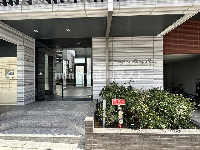 ファーストフィオーレ阿波座アクアのエントランス