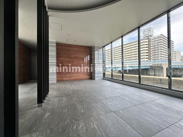 ファーストフィオーレ阿波座アクアのロビー