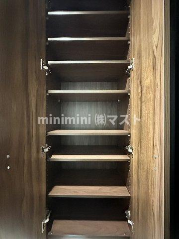 ファーストフィオーレ阿波座アクアの収納