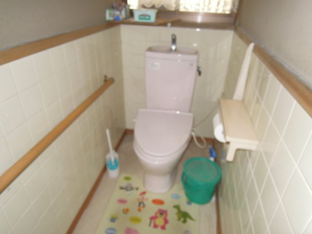 神島1売家のトイレ