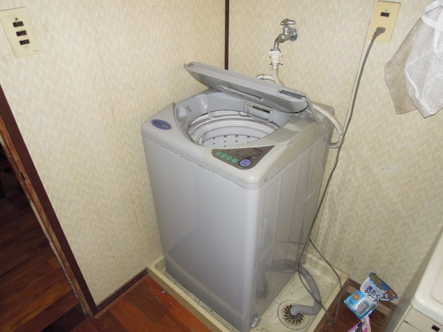 神島1売家のランドリースペース