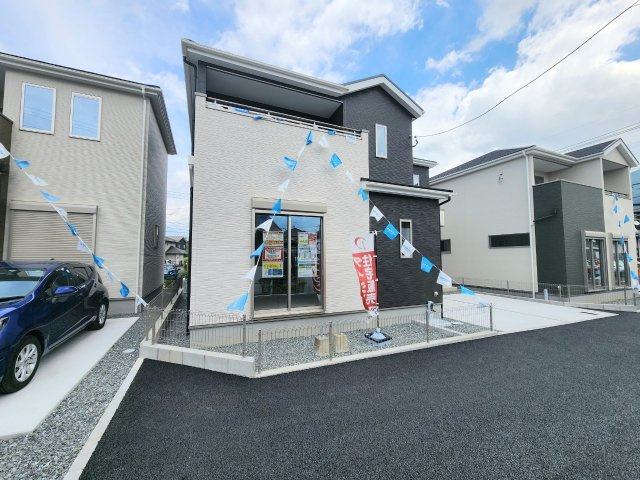 ーBloomーブルームー小倉南区若園1丁目3期　【小倉南区　新築戸建て】の前面道路含む現地写真|白とグレーのシックなデザインの外観♪　【小倉南区　新築戸建て】