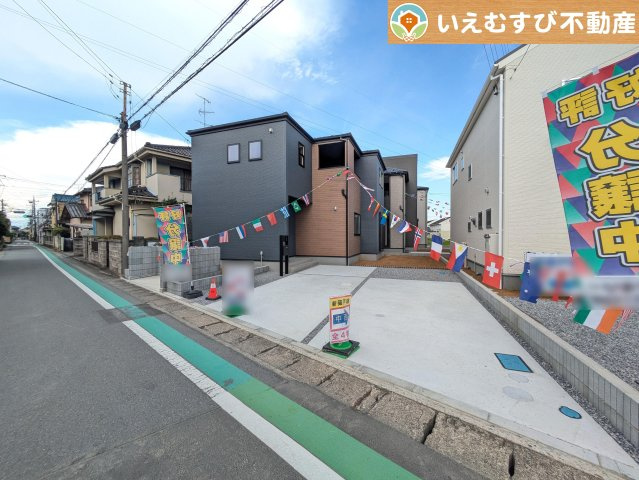 Livele Garden.S　熊谷中西第2の駐車場|2台駐車可能なスペース完備
しっかり舗装してある駐車スペースで天気が悪く足元が悪い日でも乗り降りしやすい♪