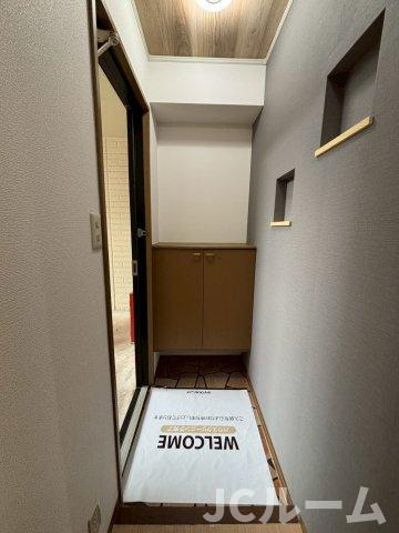 ロイヤルガーデン子安 Aの玄関