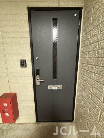 ロイヤルガーデン子安 Aの玄関