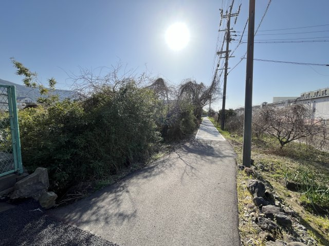 紀の川市粉河・土地・56833の前面道路含む現地写真