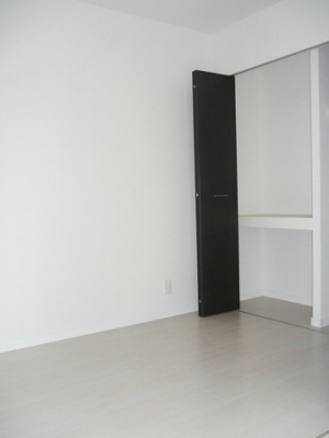 【寝室】 | ロワイヤルM福岡空港ステーション