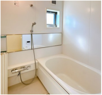 都城市志比田町の中古一戸建の浴室