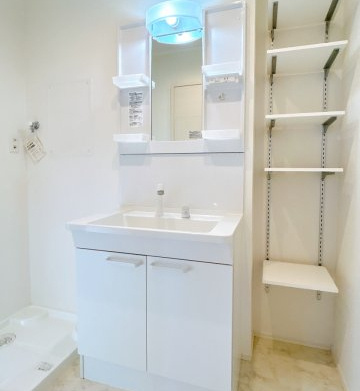 都城市志比田町の中古一戸建の独立洗面台