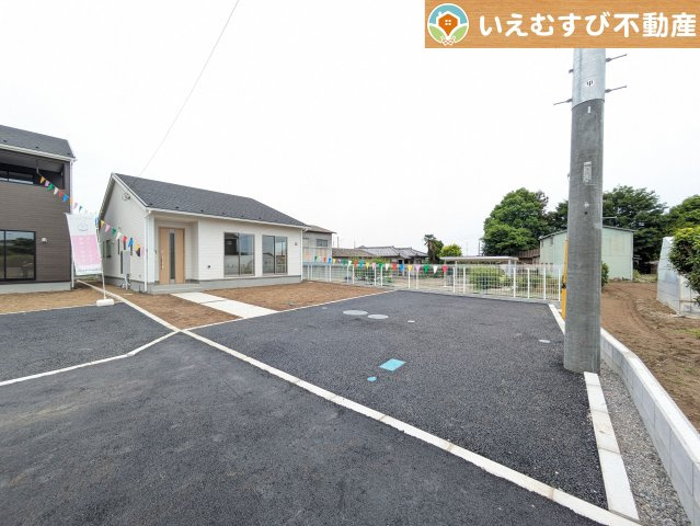 Cradle garden　寄居町用土第3の駐車場|2台駐車可能なスペース完備
しっかり舗装してある駐車スペースで天気が悪く足元が悪い日でも乗り降りしやすい♪