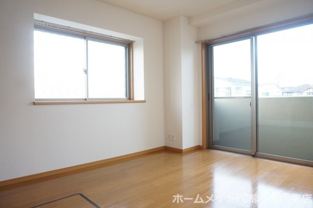 上益城郡益城町大字広崎の賃貸マンションの洋室