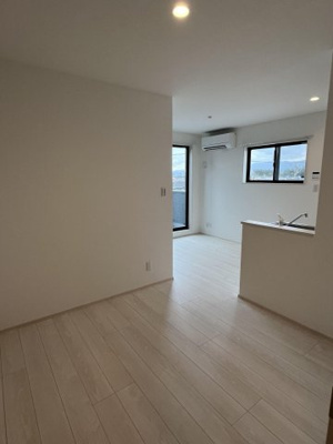 【内装】 | サニーガーデン松ヶ丘 | 別号室の写真になります。現況優先。